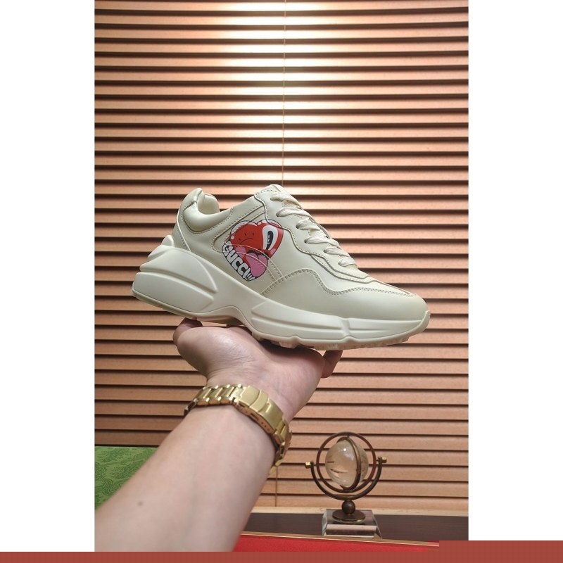G*u*i casual shoes
